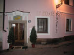 U ZLUTE BOTY HOTEL
